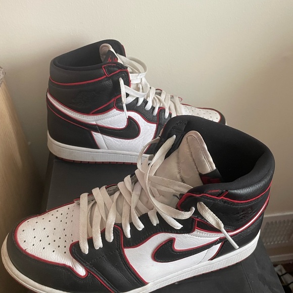 Jordan 1 retro High bloodline